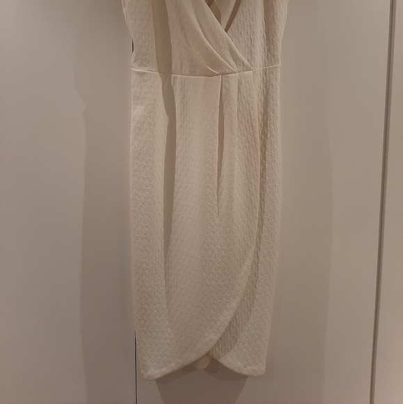 White Guess Dress - Picture 3 of 3